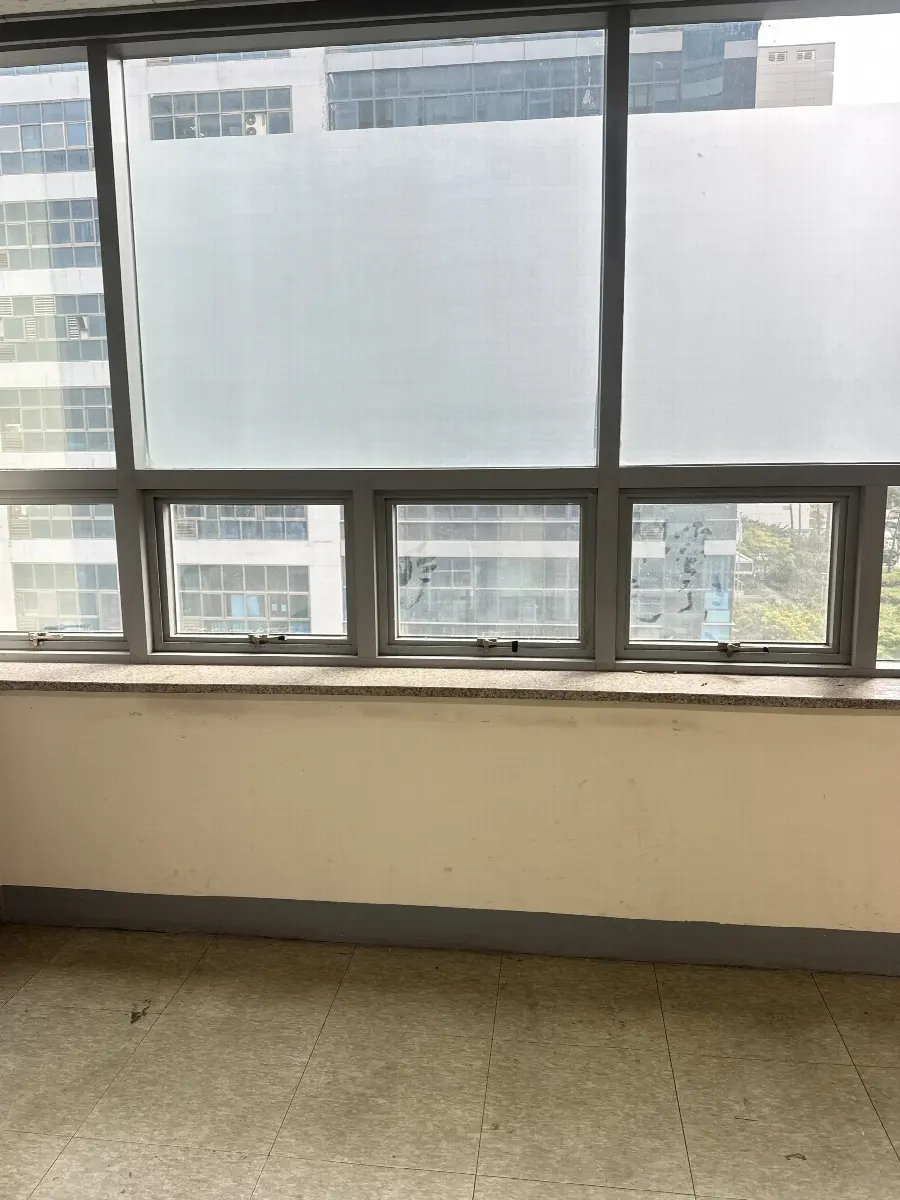 프로젝트창 손잡이가 달린 창 점검 전 모습