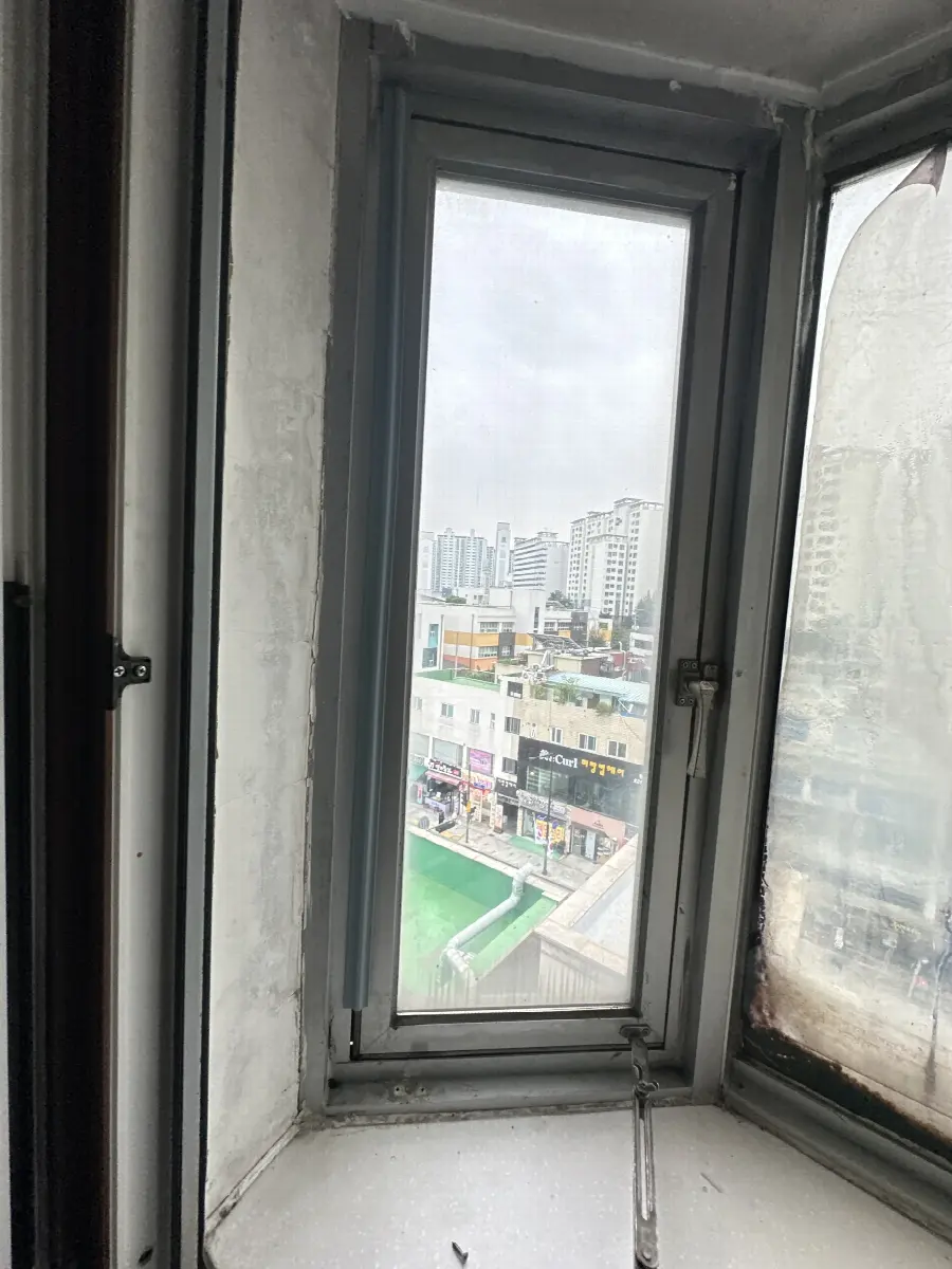 열리지 않는 프로젝트창 수리 전 상태